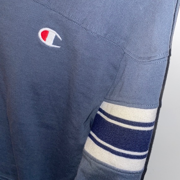 Champion Crew neck from Pacsun - Picture 2 of 3
